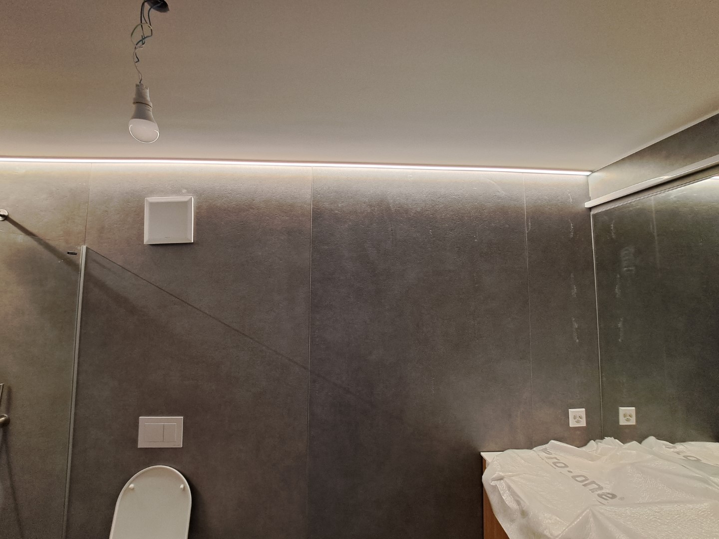 Illumination des toilettes par éclairage LED